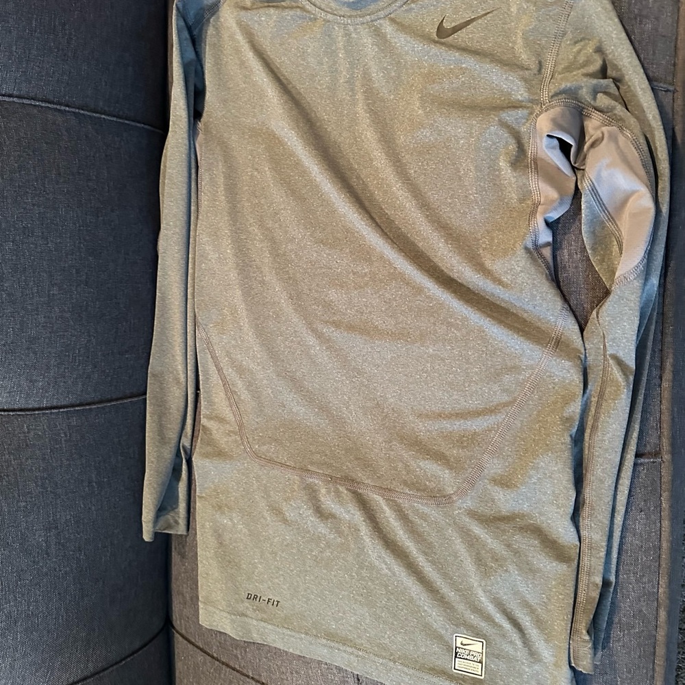 Nike Pro Combat Gray Youth Long Sleeve Shirt - Picture 4 of 5